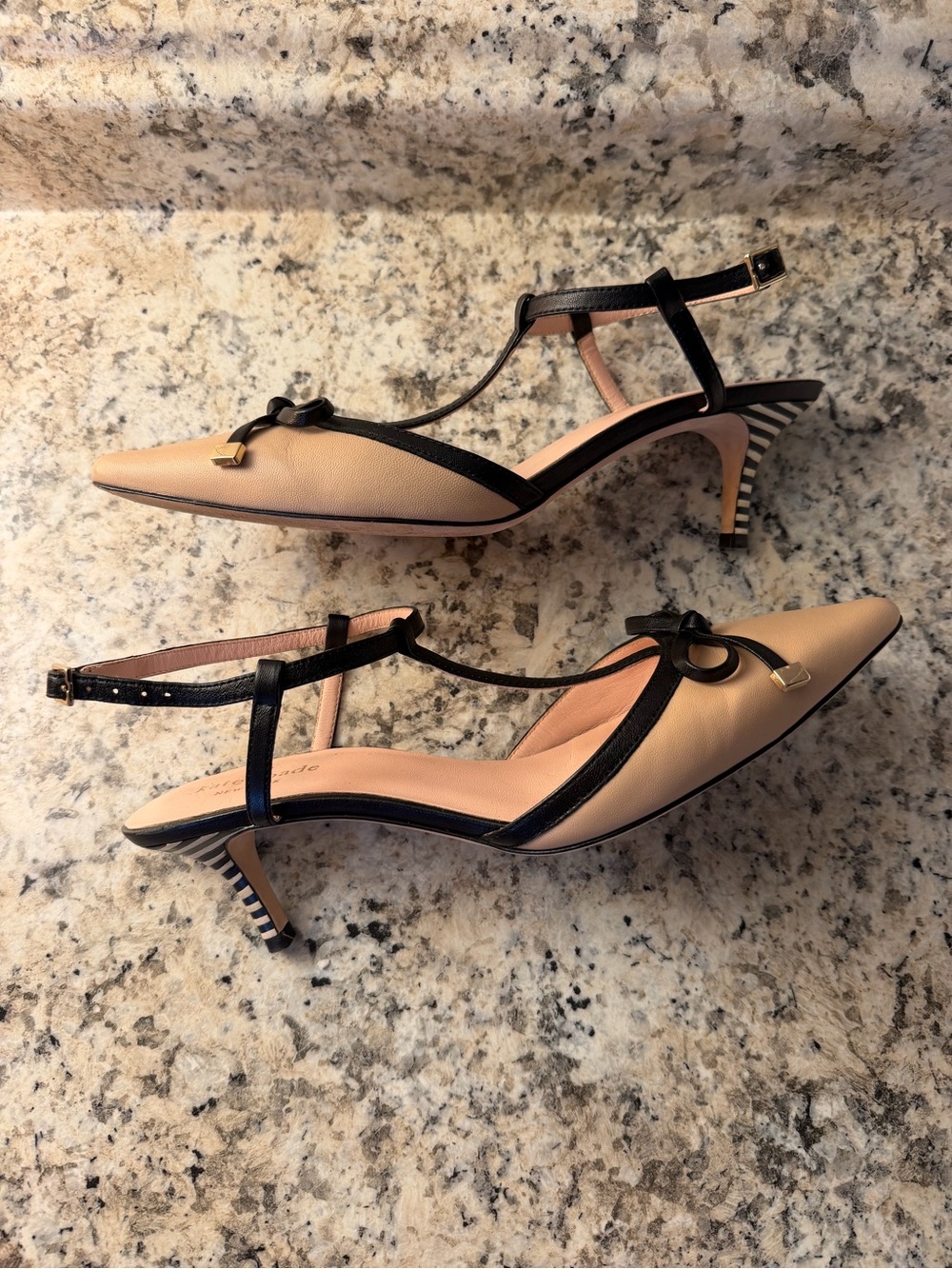 Kate Spade ♠️ beige and black T-strap pointed-toe bow pumps Ponoma Office Heels - Picture 4 of 11